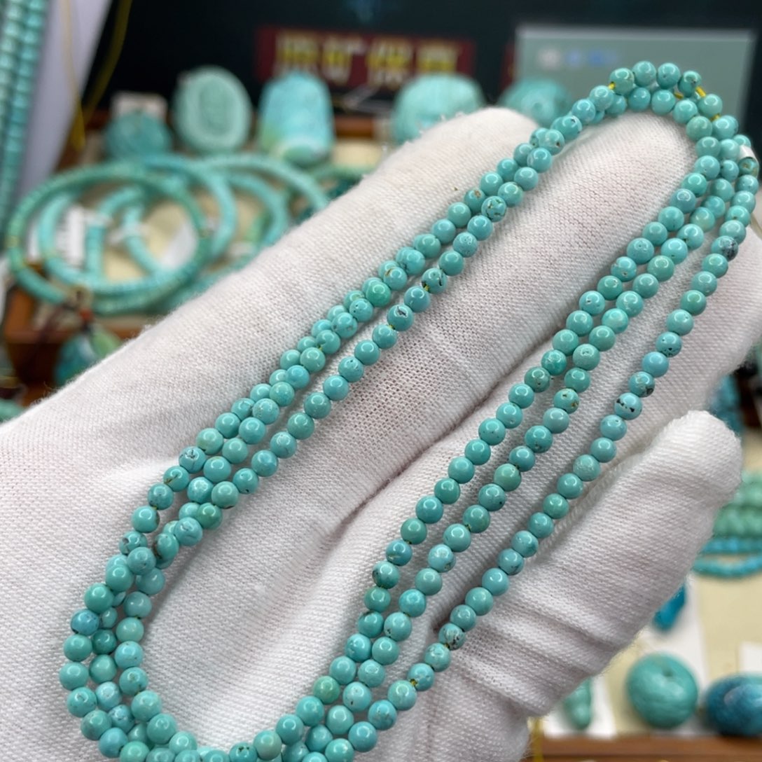 绿松石未镶嵌颈饰