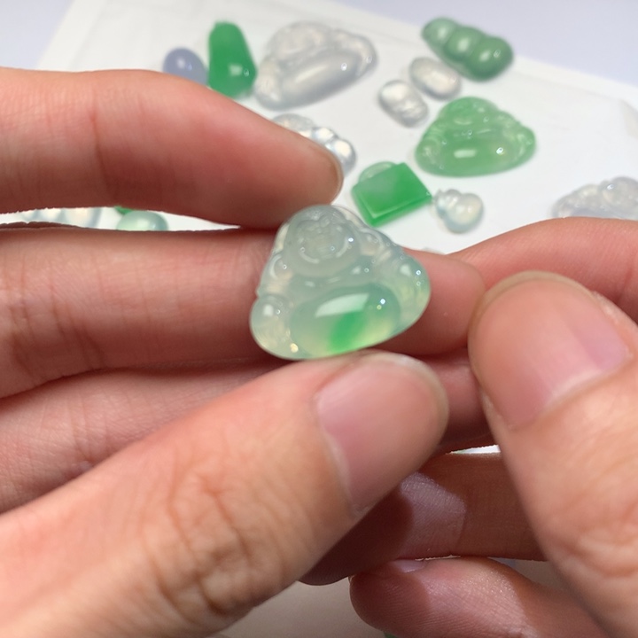 翡翠未镶嵌吊坠(不含链)佛