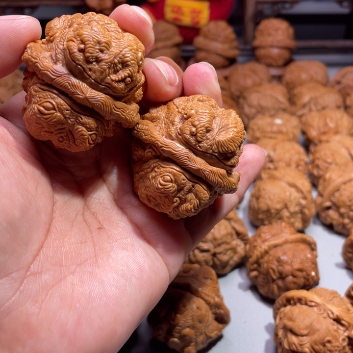 江*東蛤蟆头雕刻的金蟾