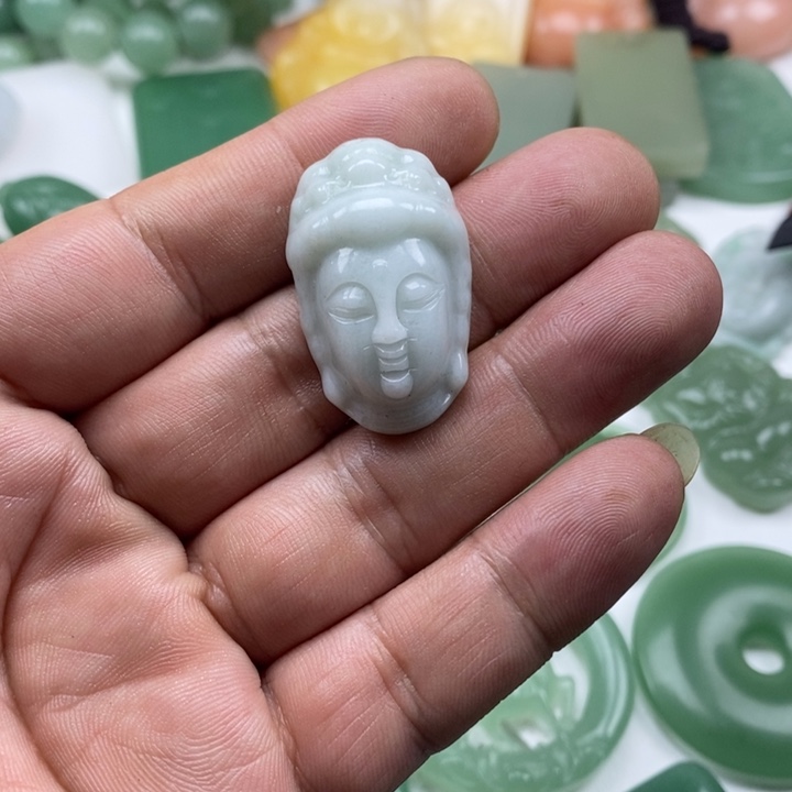 东陵石颈饰未镶嵌