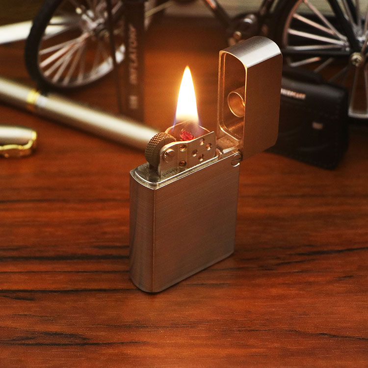 凌穹暗夜绅士24版不锈钢钛合金原刀纹拨动一体防风煤油打火机