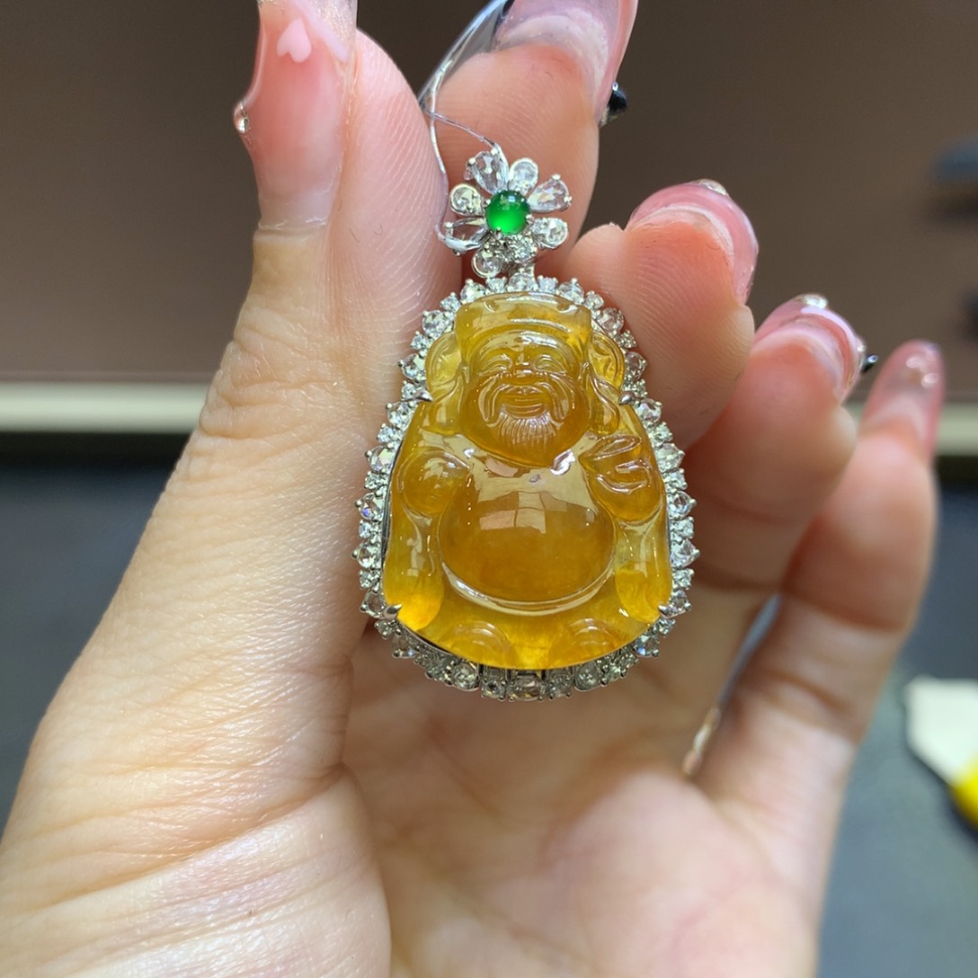 翡翠颈饰18K金镶嵌翡翠