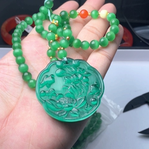 翡翠未镶嵌颈饰78吊坠