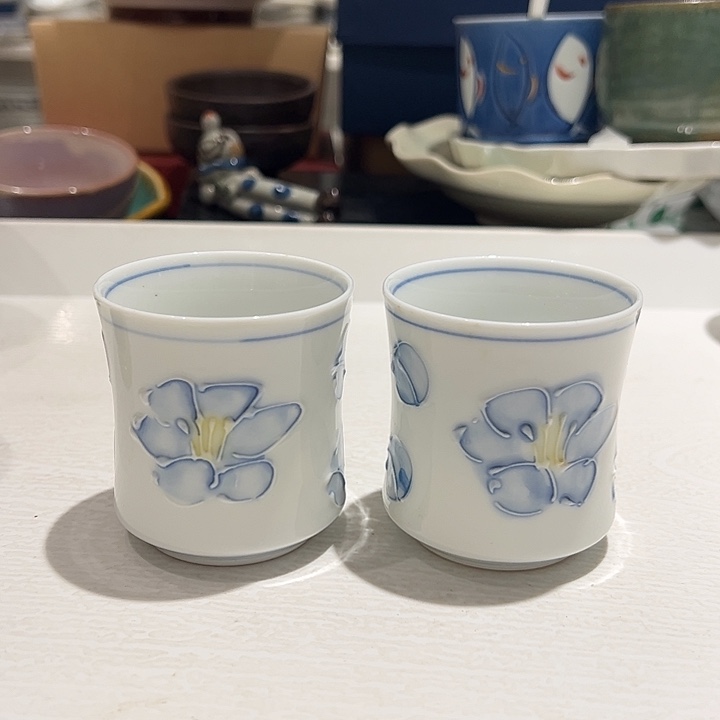 吴***汐瓷立体浮雕花花杯子一对