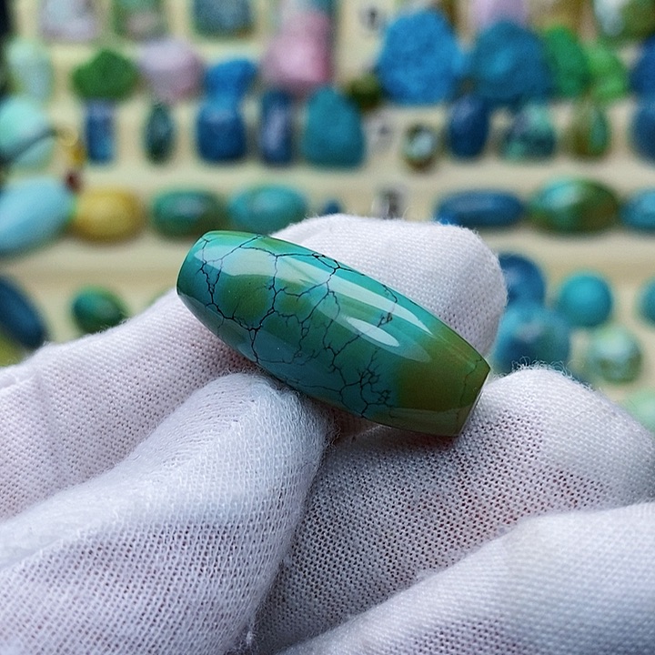 绿松石配饰未镶嵌