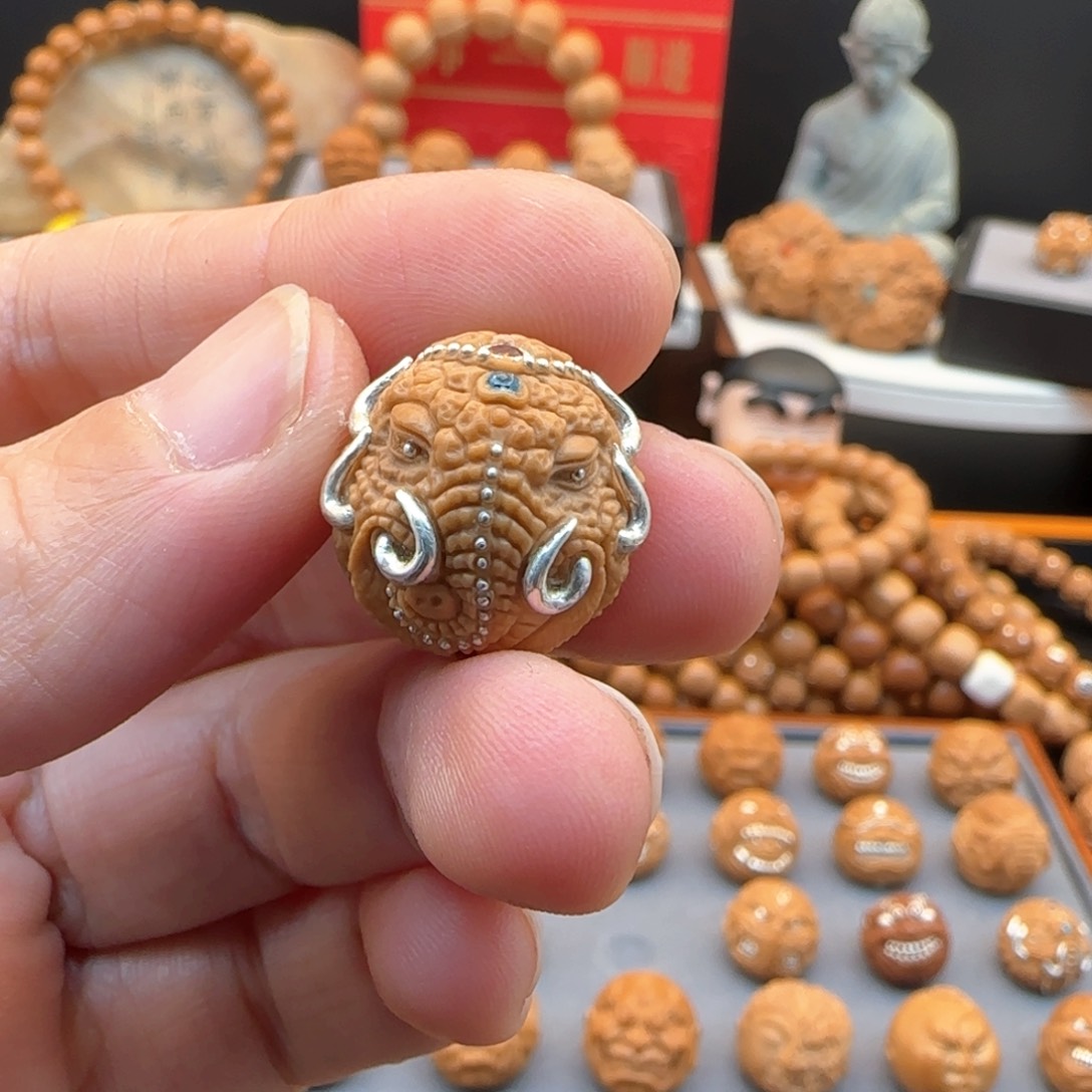 猴头核桃吊坠?象神