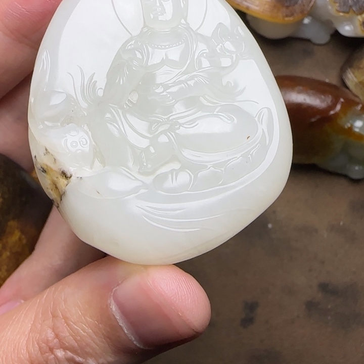 B***y和田玉未镶嵌挂件