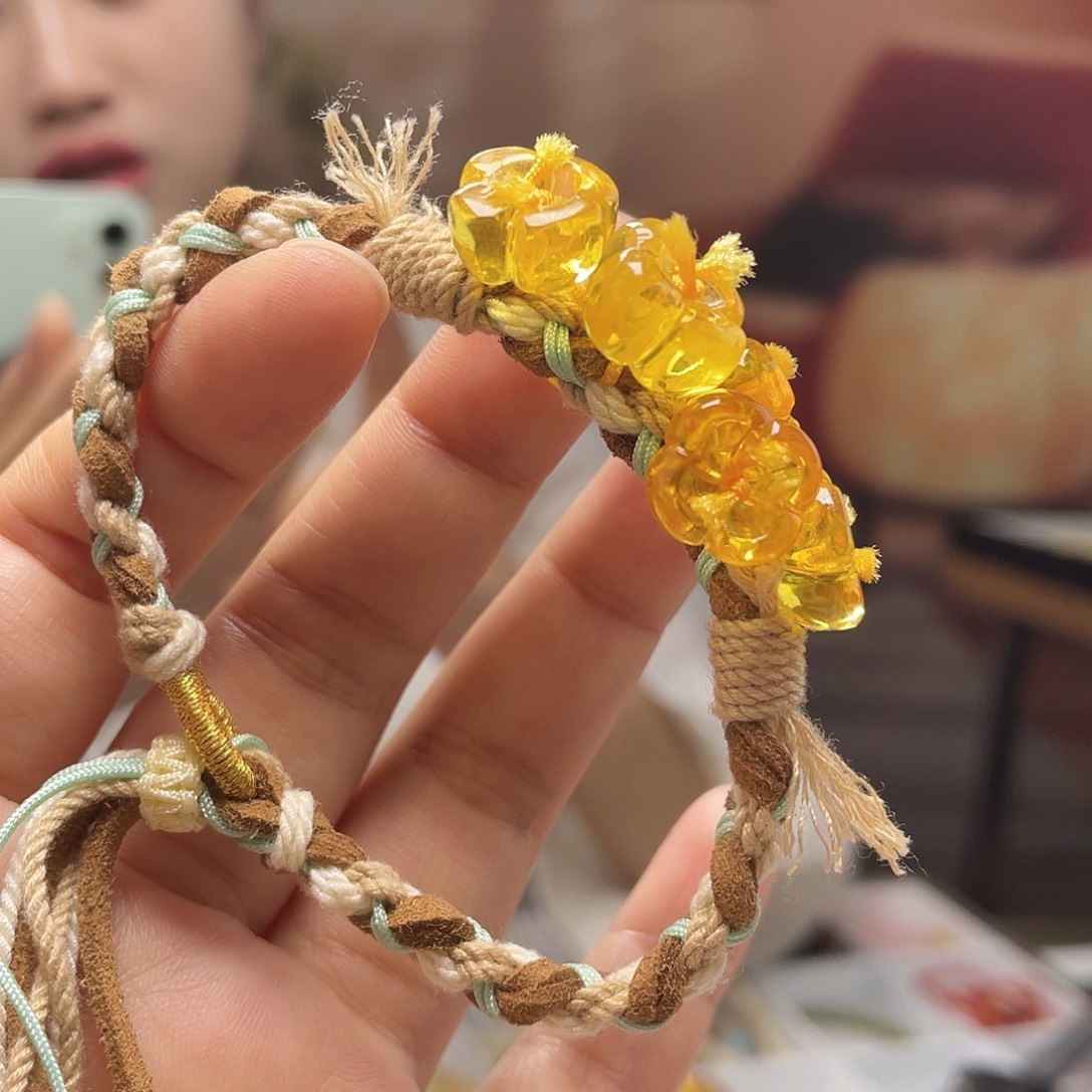 琥珀未镶嵌裸石手串