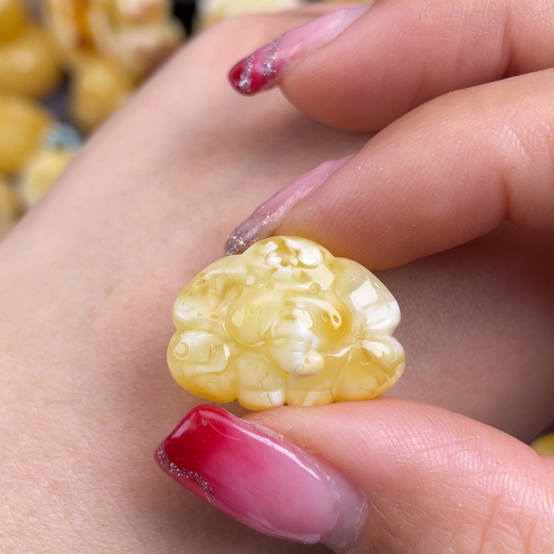 琥珀裸石未镶嵌蜜蜡