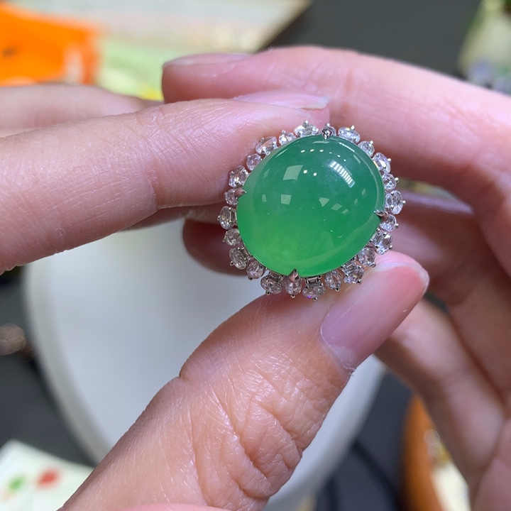 翡翠颈饰18K金镶嵌翡翠吊坠项链