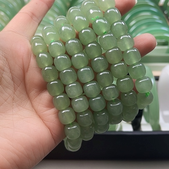 东陵石颈饰未镶嵌