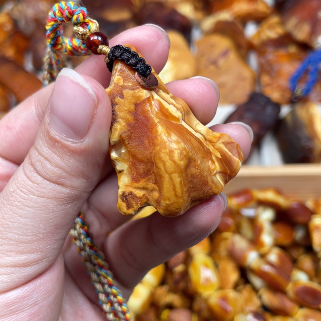 蜜蜡珠宝奇石未镶嵌