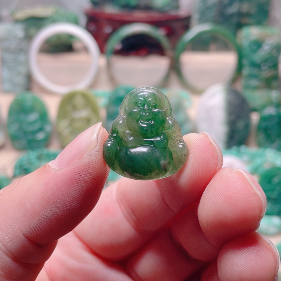 独山玉未镶嵌颈饰