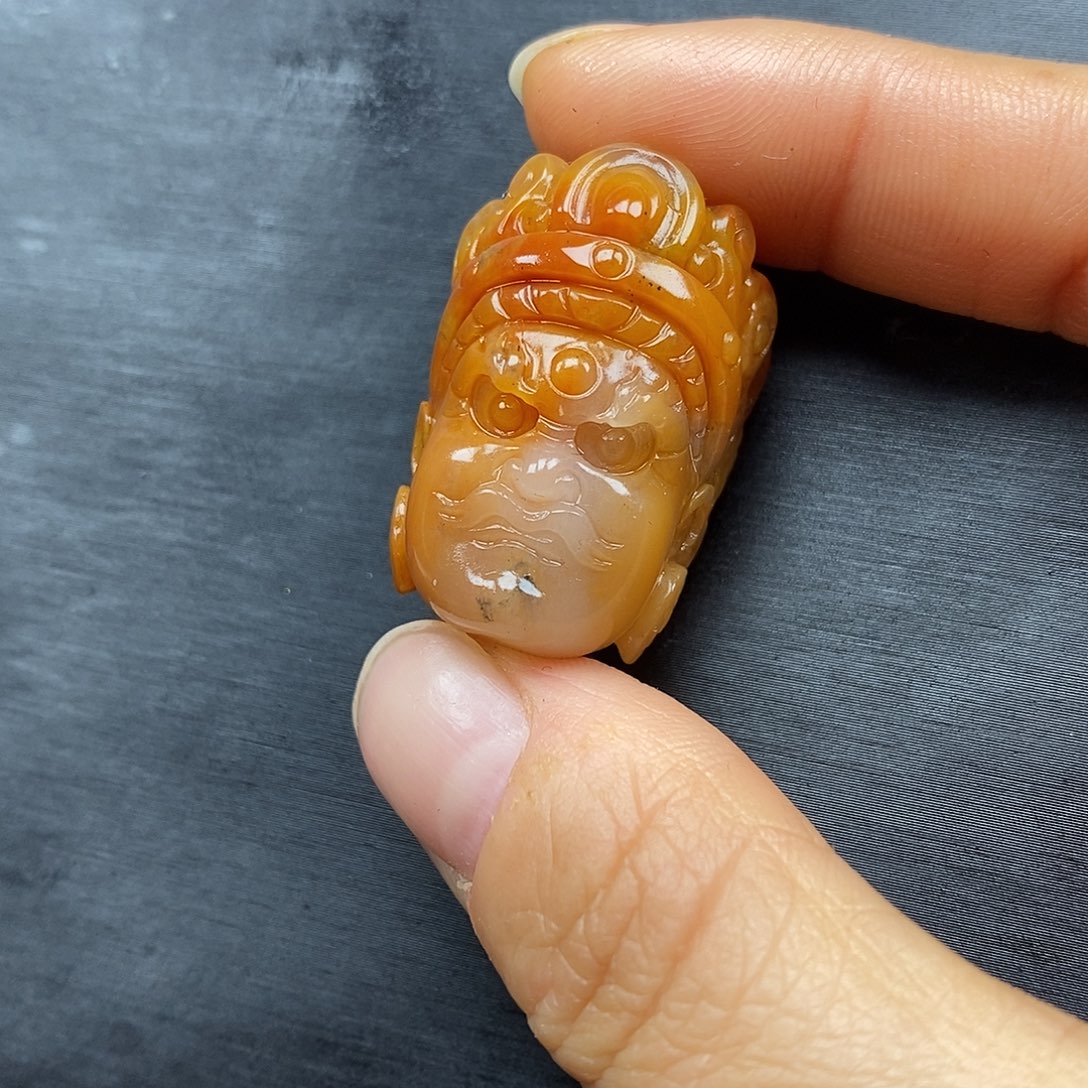 石英质玉（黄龙玉）颈饰未镶嵌