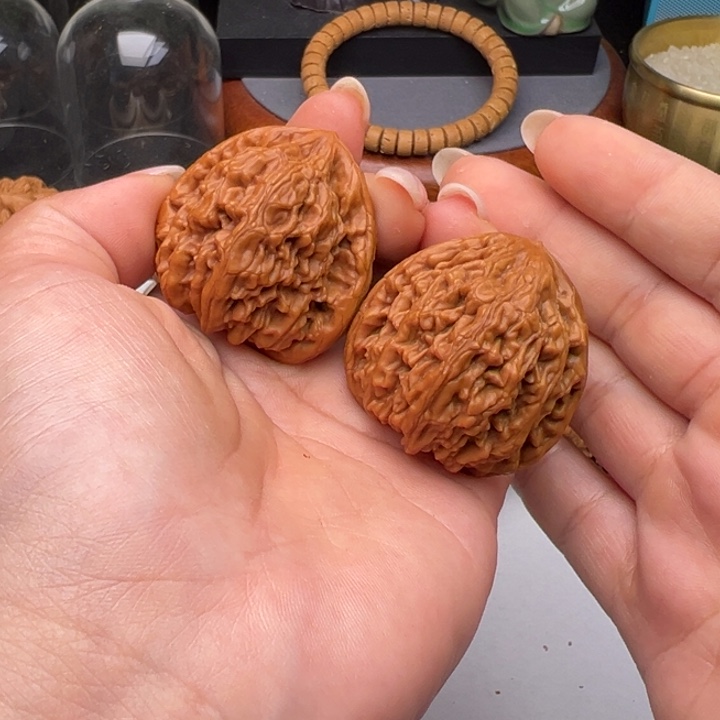 文玩核桃吊坠静38虎头王