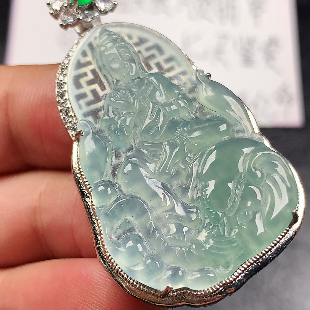 翡翠未镶嵌颈饰普贤