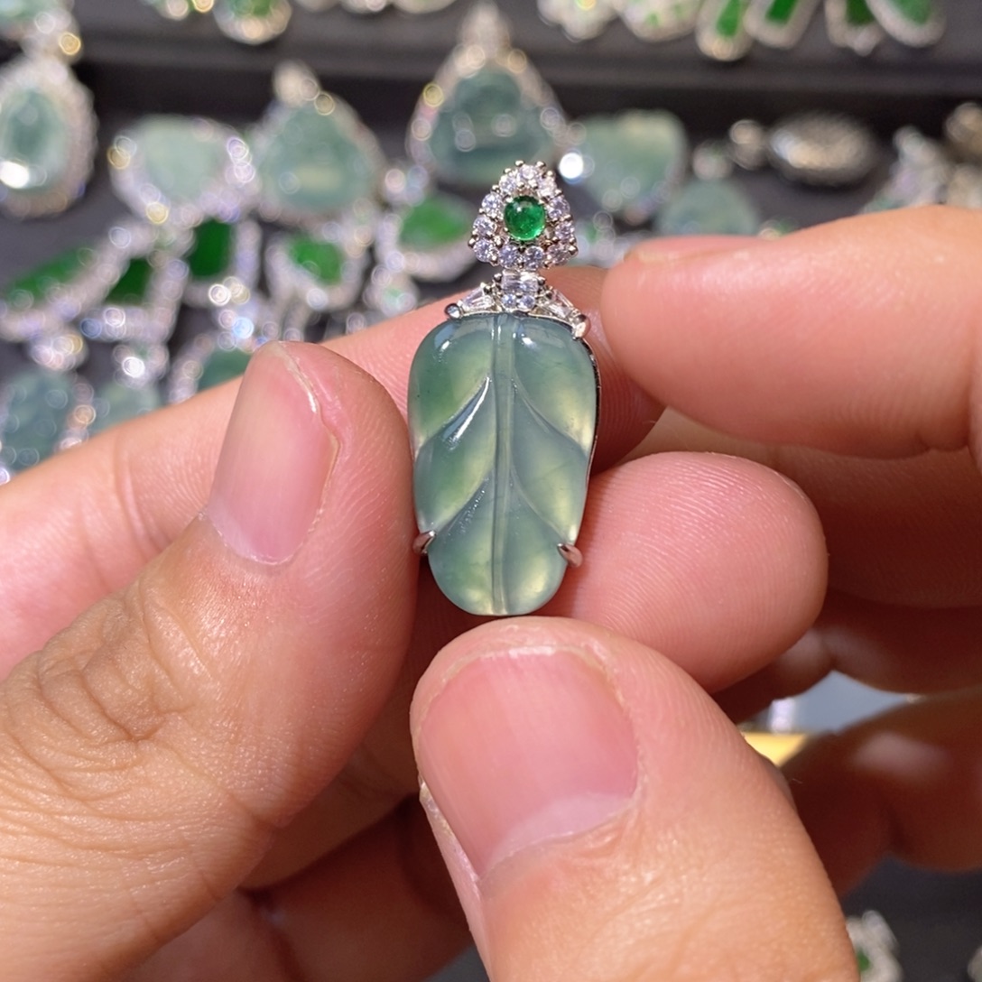 翡翠未镶嵌颈饰天然