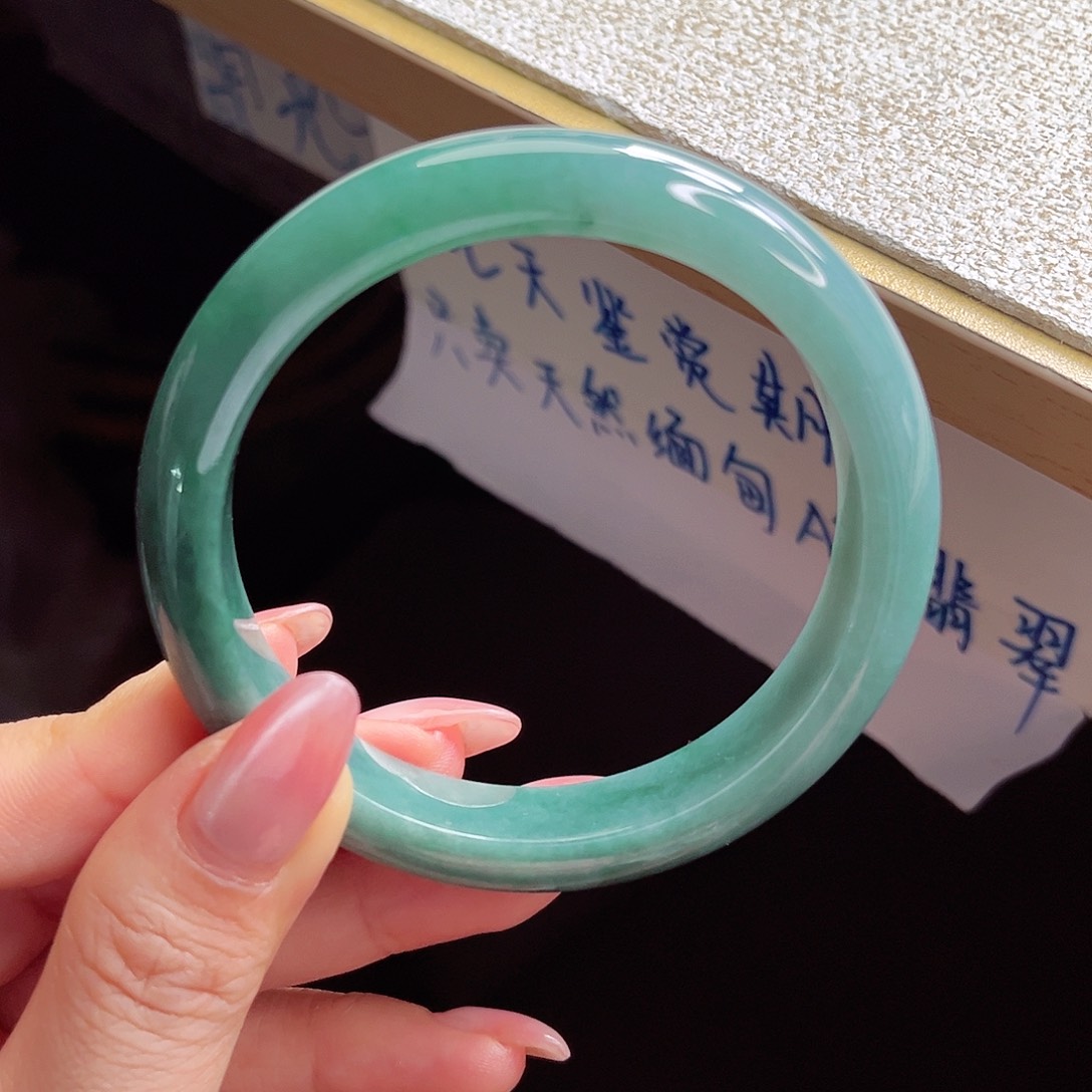 翡翠未镶嵌手镯手镯