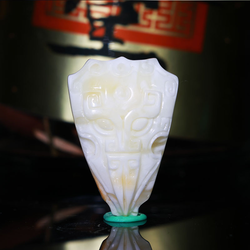 兽面吊坠蜜蜡挂件原矿一物一图精工雕刻仿古白蜡满蜡坠子y37