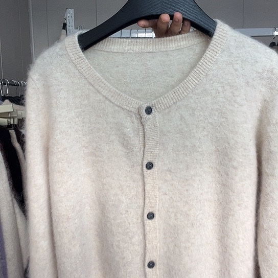 米色110开衫21圆领