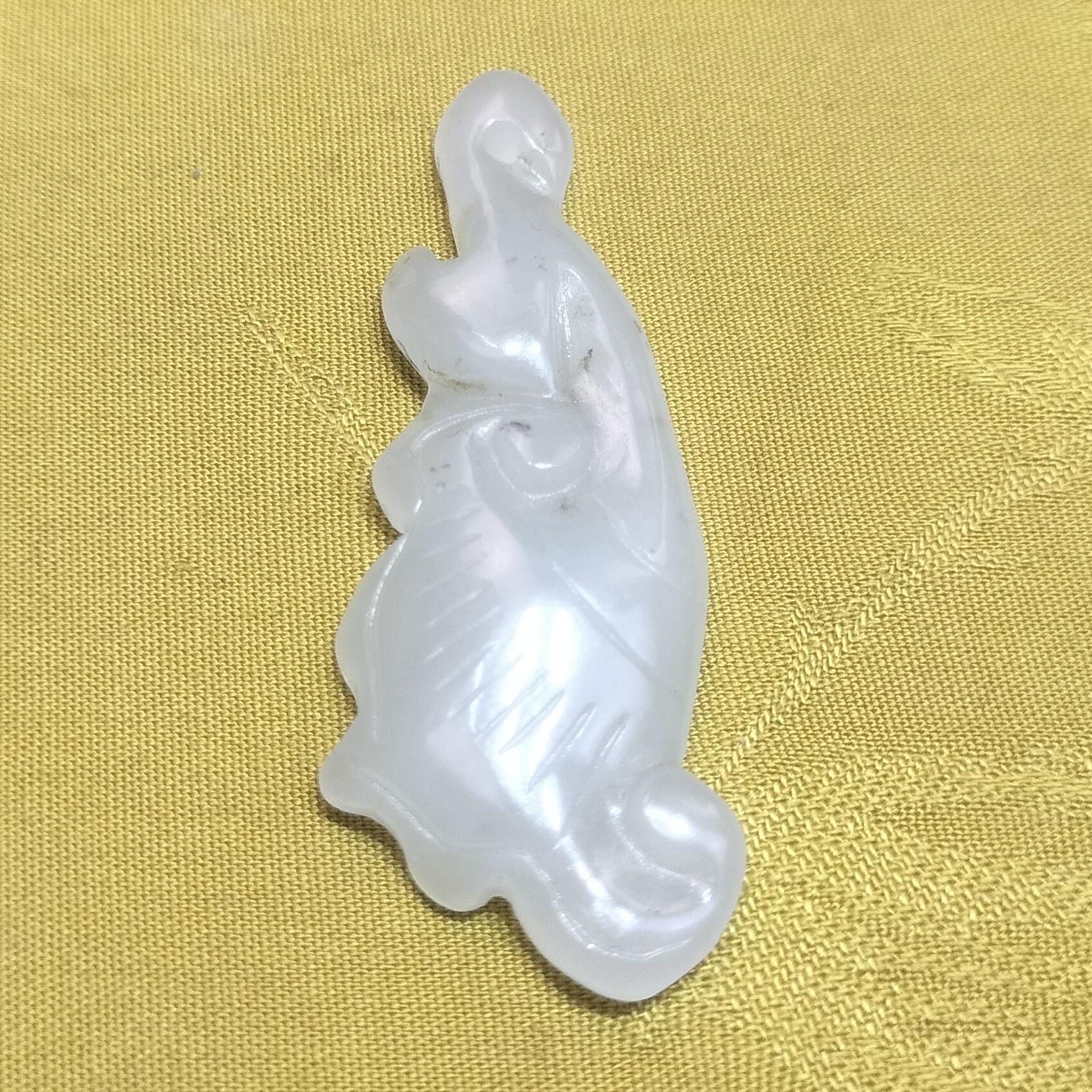 正宗和田玉精品精雕如意挂件