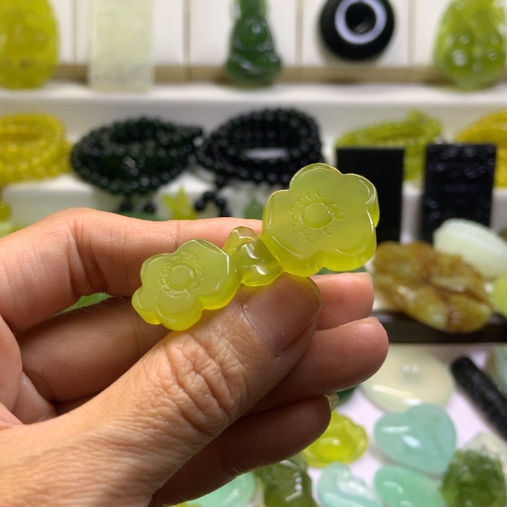 【闪购商品】未镶嵌蛇纹石玉颈饰