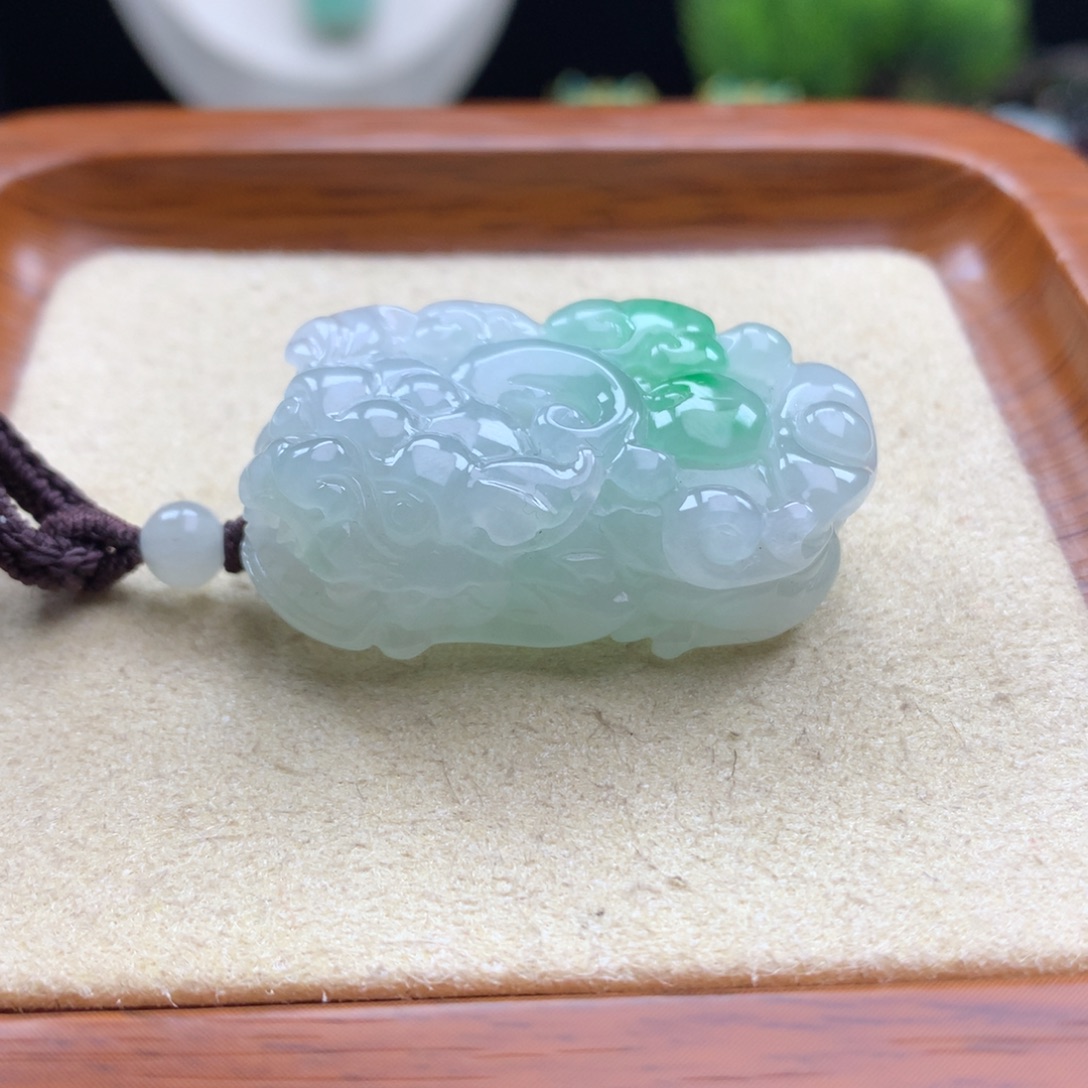 翡翠未镶嵌颈饰翡翠4