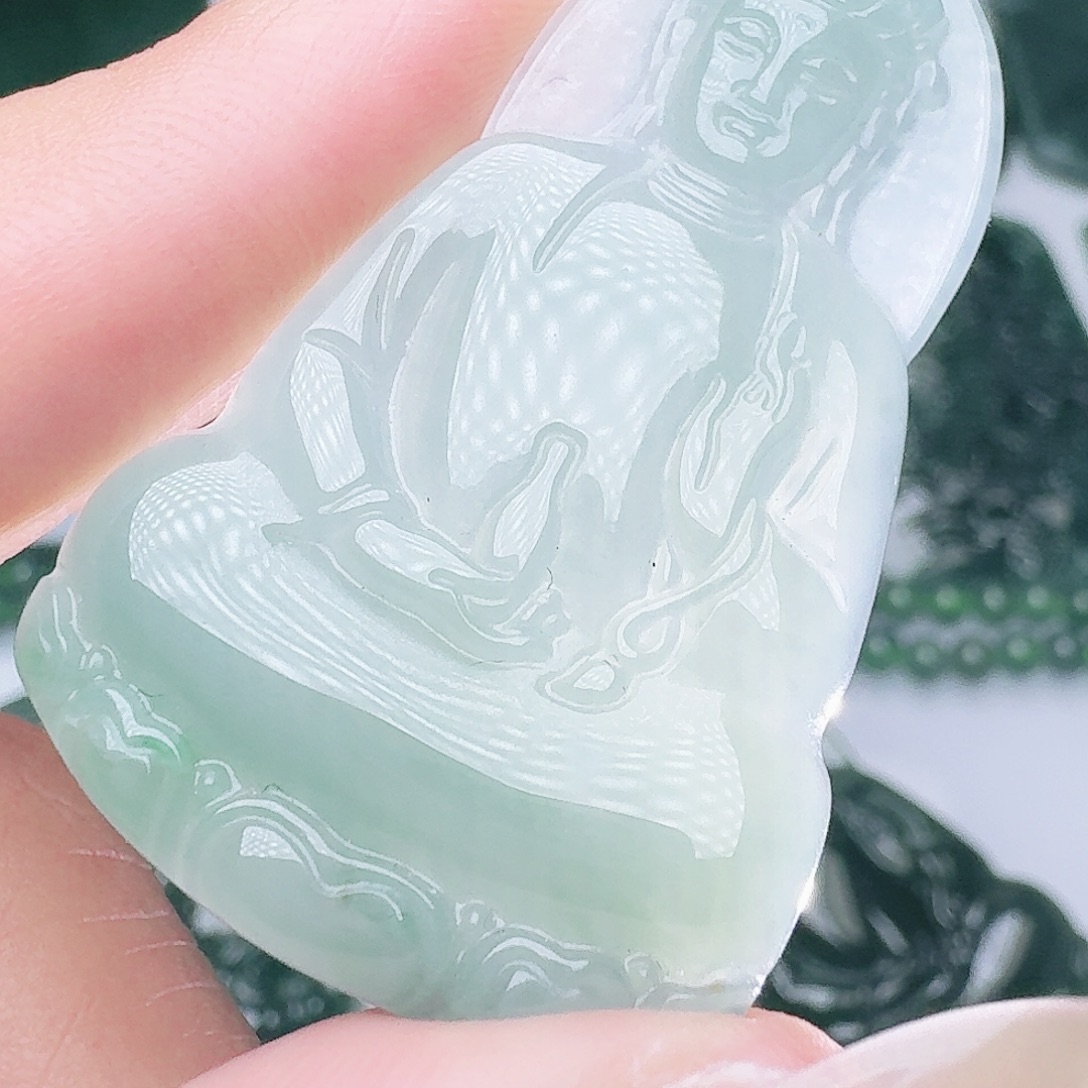 翡翠未镶嵌颈饰天然的A货翡翠多样性发其一 