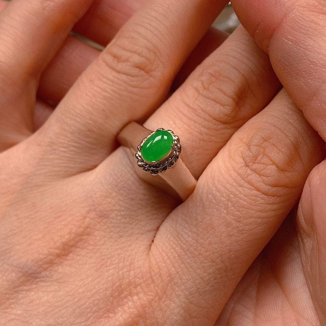 翡翠耳饰未镶嵌翡翠蛋面