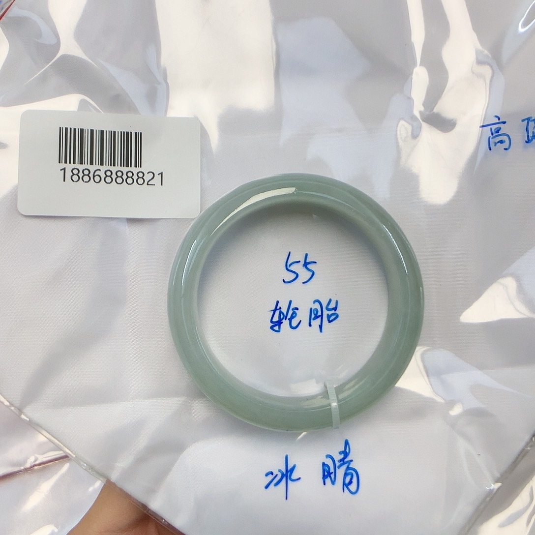 翡翠手镯未镶嵌新*！天然缅甸翡翠手镯