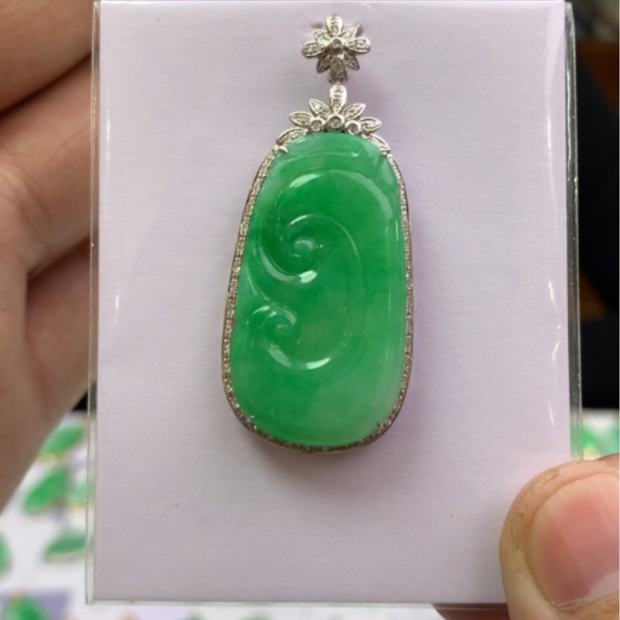【闪购商品】翡翠18K金镶嵌颈饰翡翠