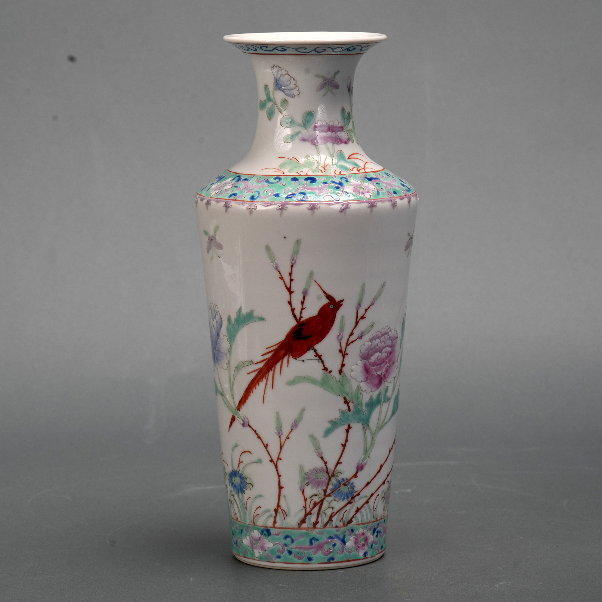 LOT 021515民国 粉彩牡丹喜鹊登枝瓶【古董拍卖】