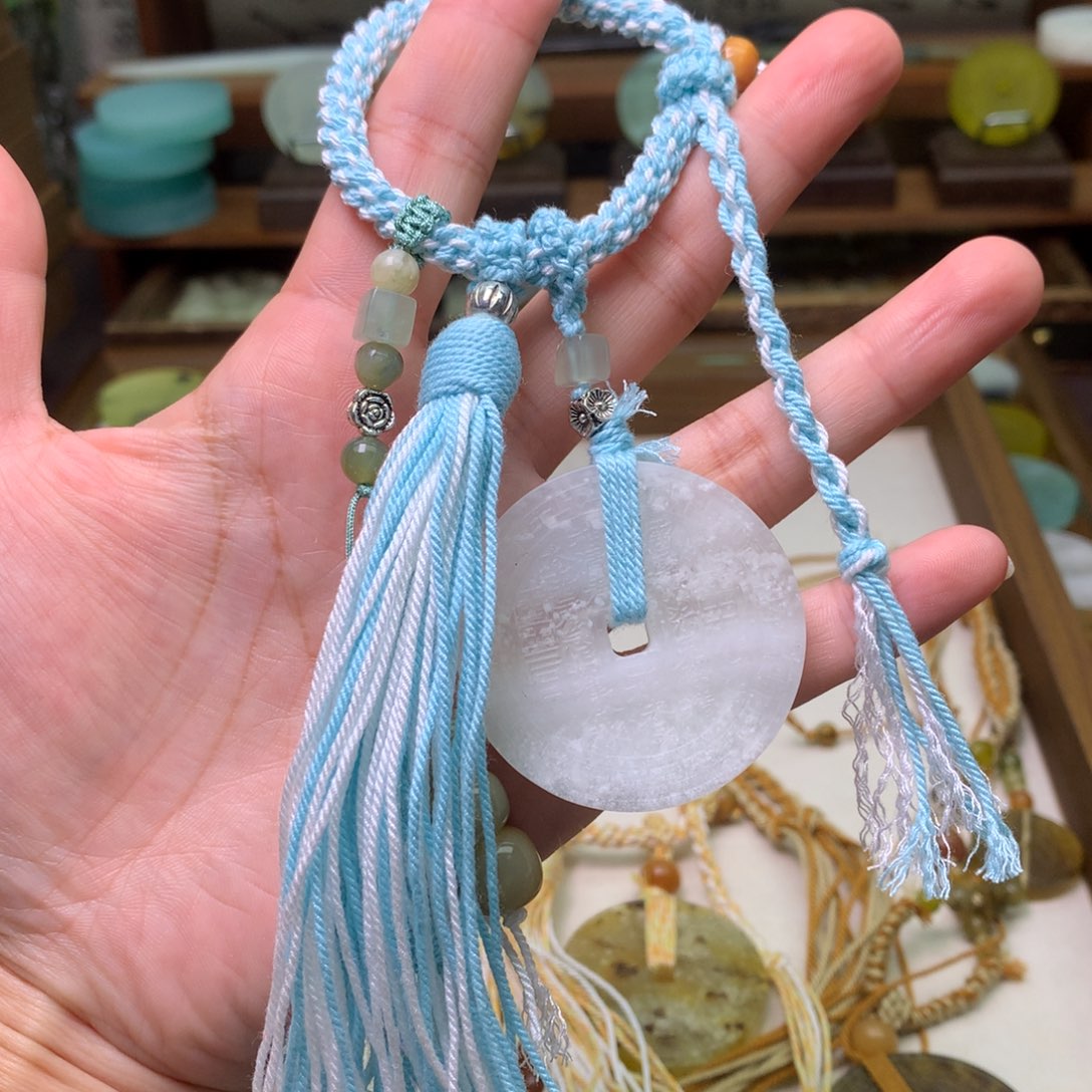 未镶嵌蛇纹石玉吊坠(不含链)