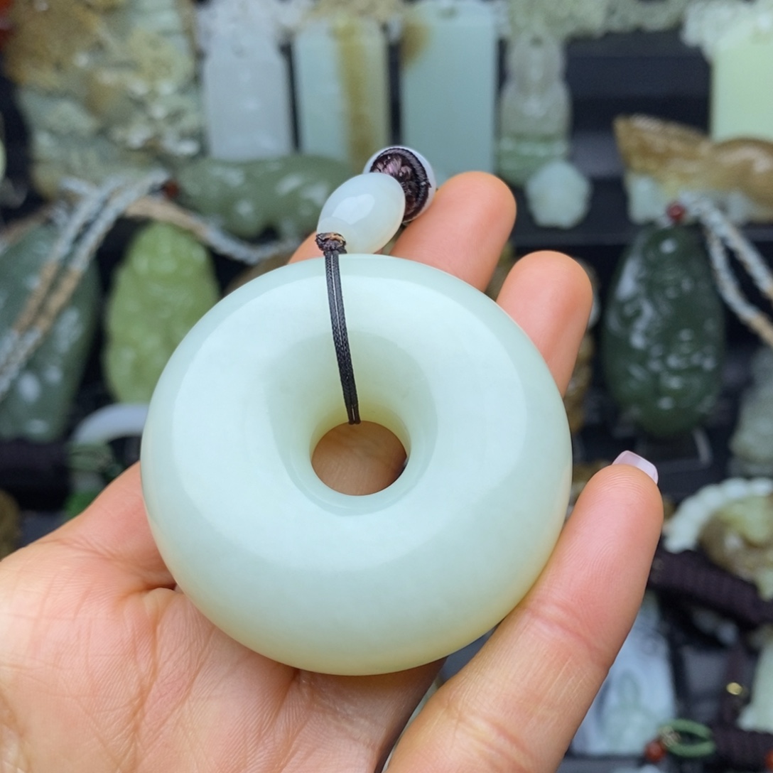 米***非和田玉未镶嵌颈饰扣字