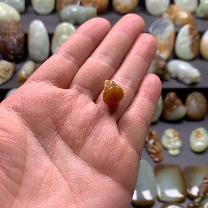 和田玉（糖玉）颈饰未镶嵌