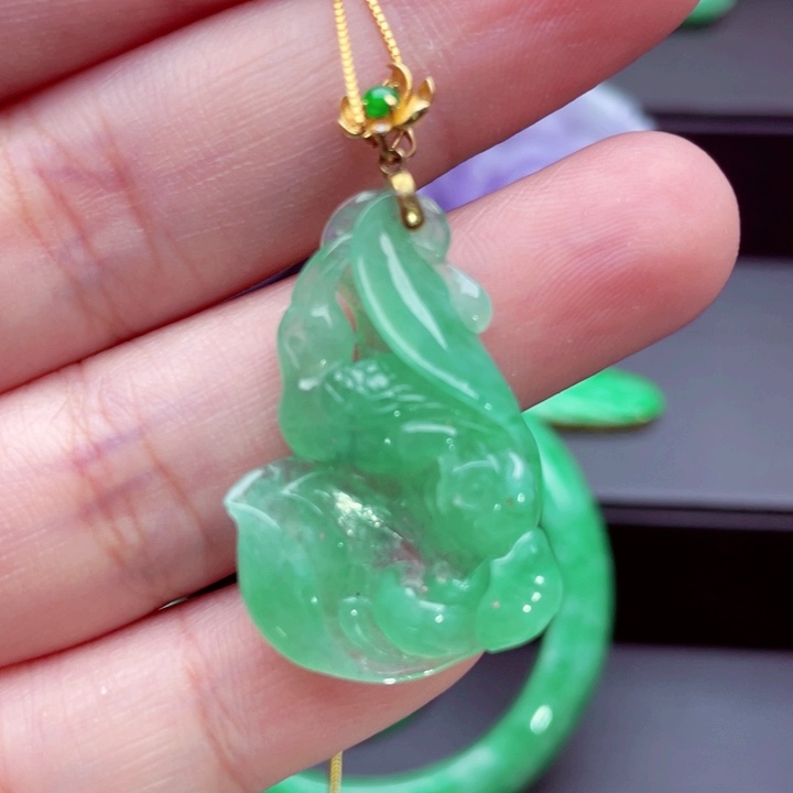 翡翠未镶嵌吊坠(不含链)