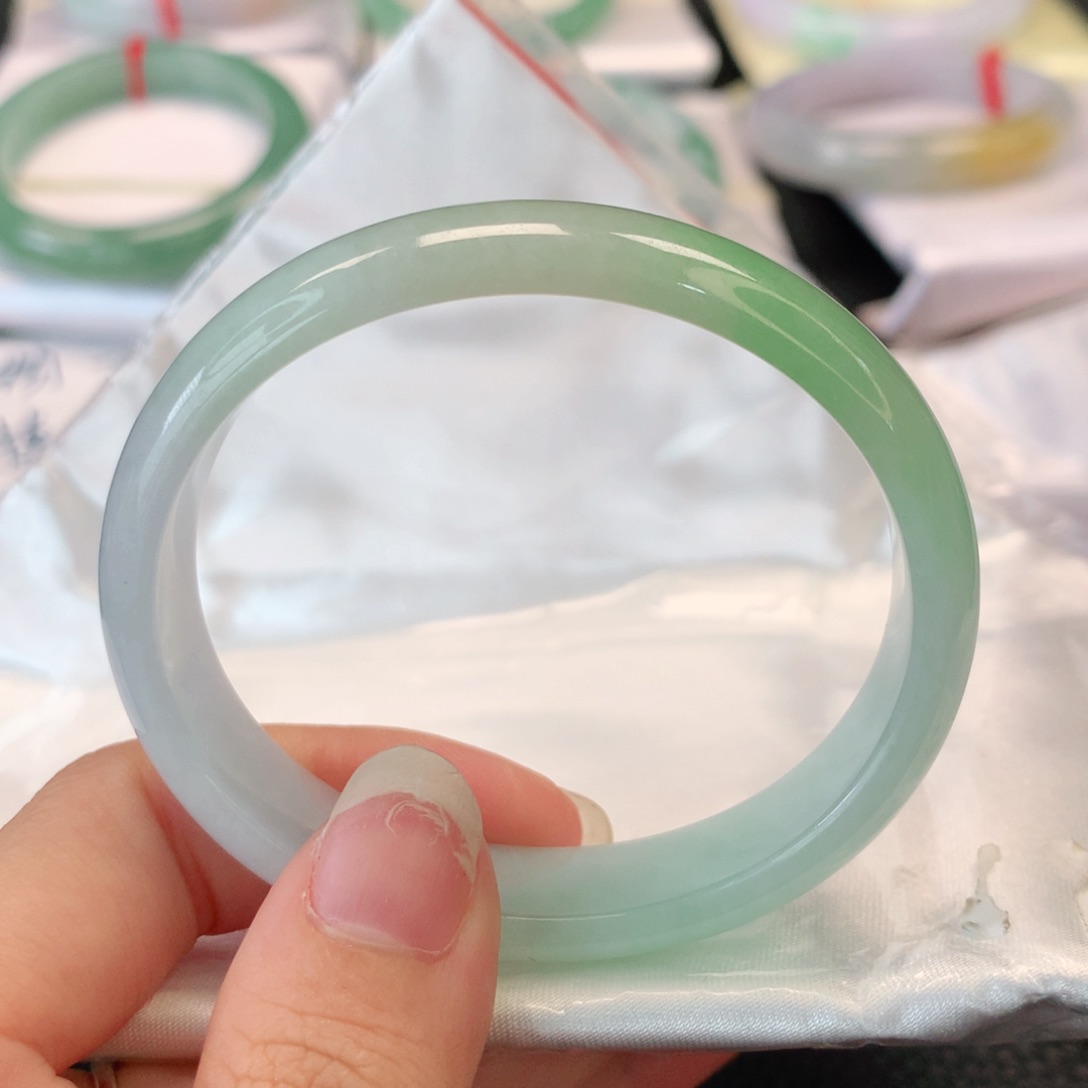 翡翠手镯未镶嵌翡翠手镯53