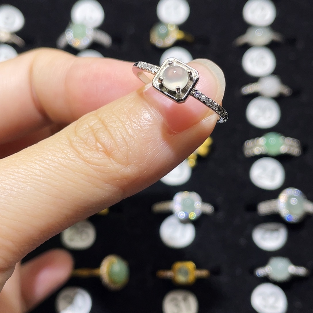 翡翠未镶嵌戒指戒指