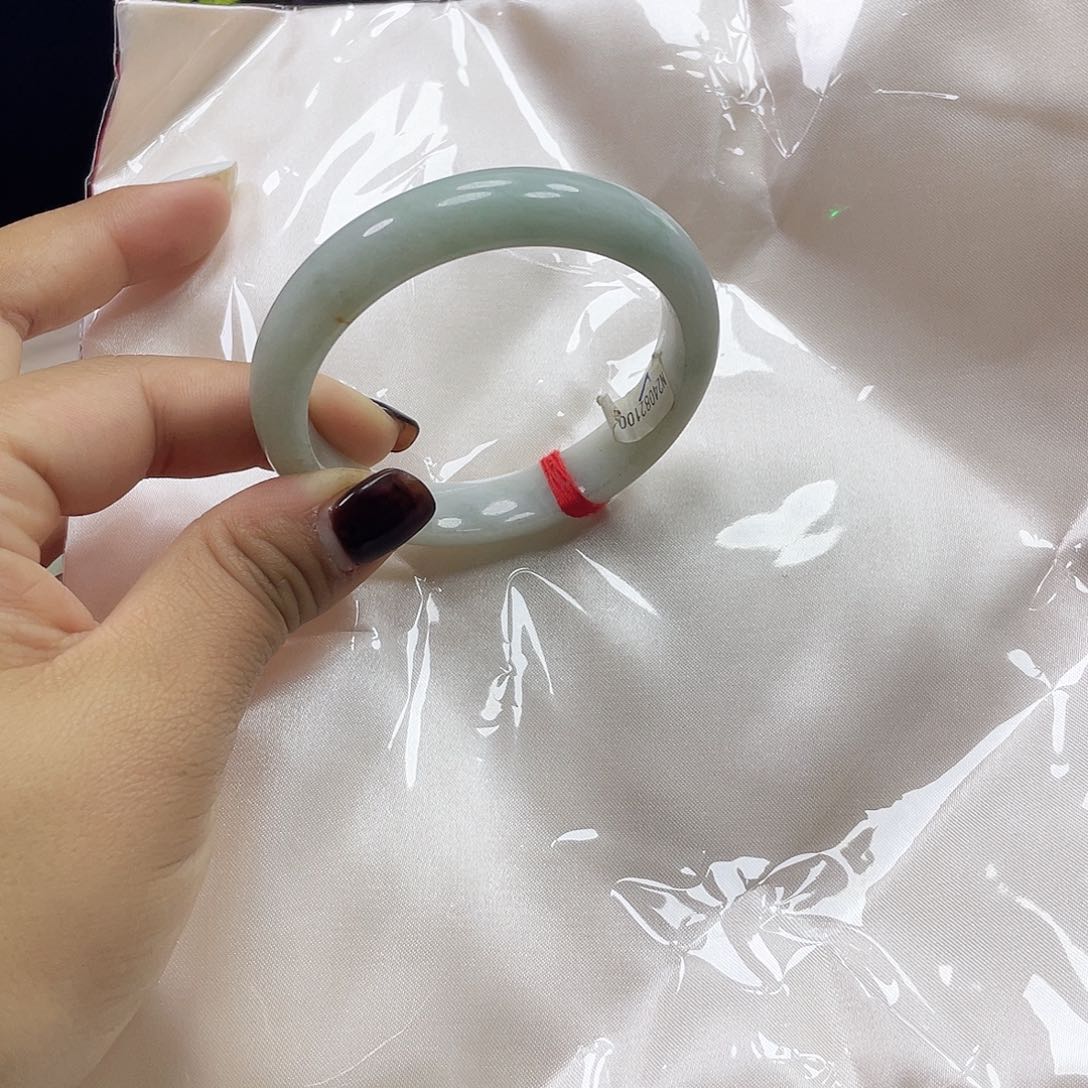 未镶嵌手镯翡翠丽丽