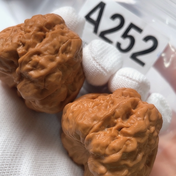 文玩核桃把件蛤蟆43 47