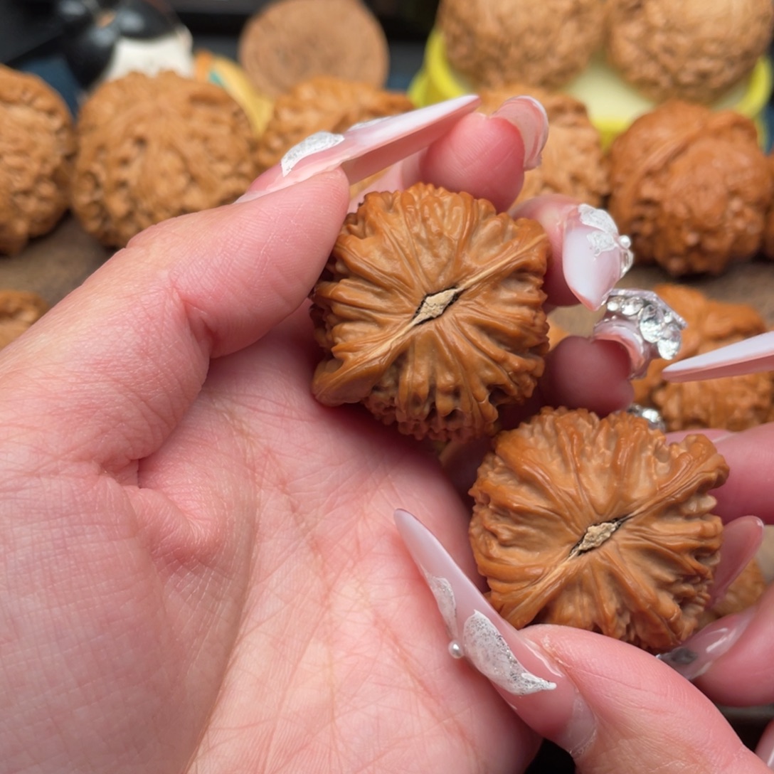 那****文玩核桃把件全品白狮子40