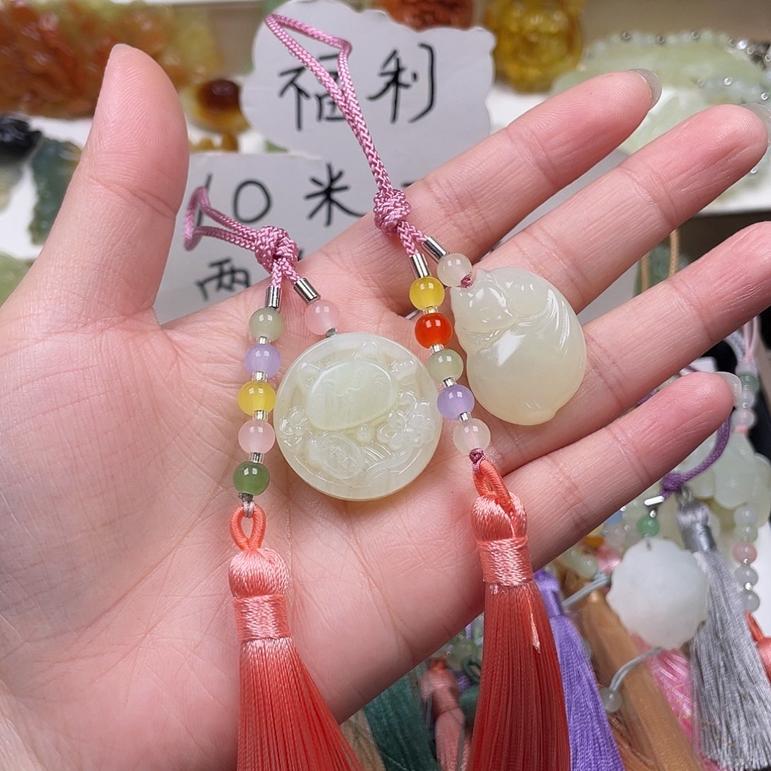 ❀***樂蛇纹石玉未镶嵌颈饰