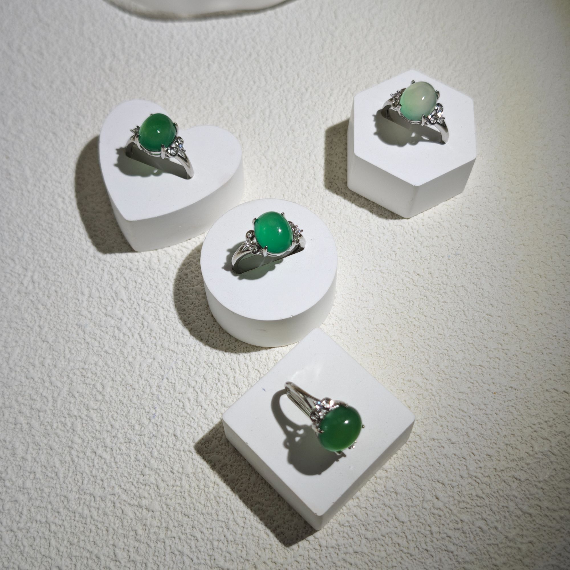 天然玉石 镶嵌鸽子蛋戒指 多样性发货 拍一发一 M207