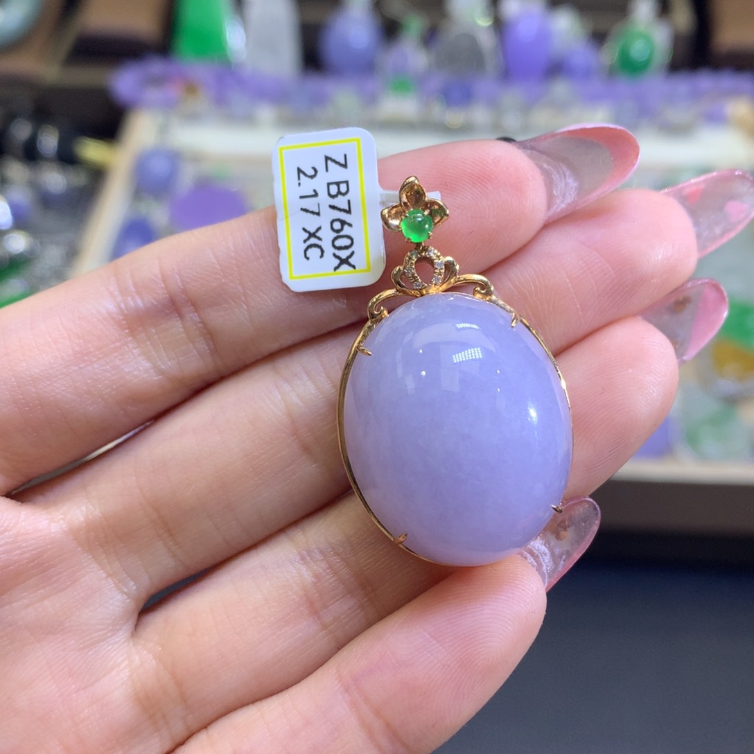 翡翠颈饰18K金镶嵌翡翠