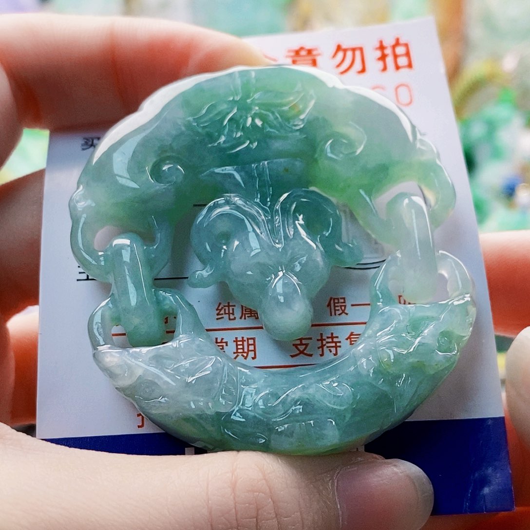 吊坠(不含链)未镶嵌翡翠