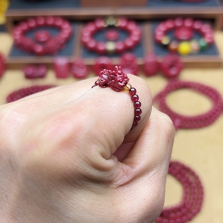 心***舞天然辰砂貔貅戒指