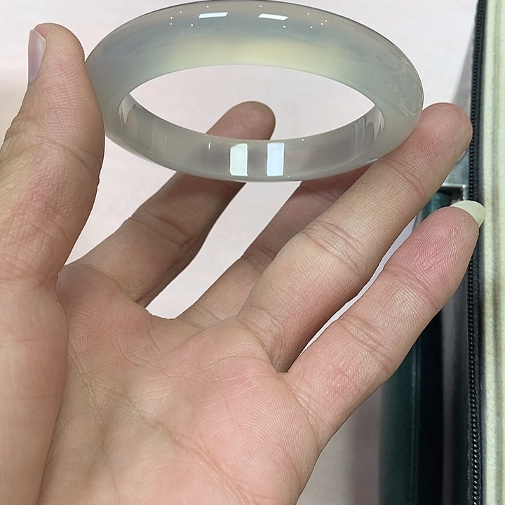 玛瑙/玉髓手镯未镶嵌?***白508