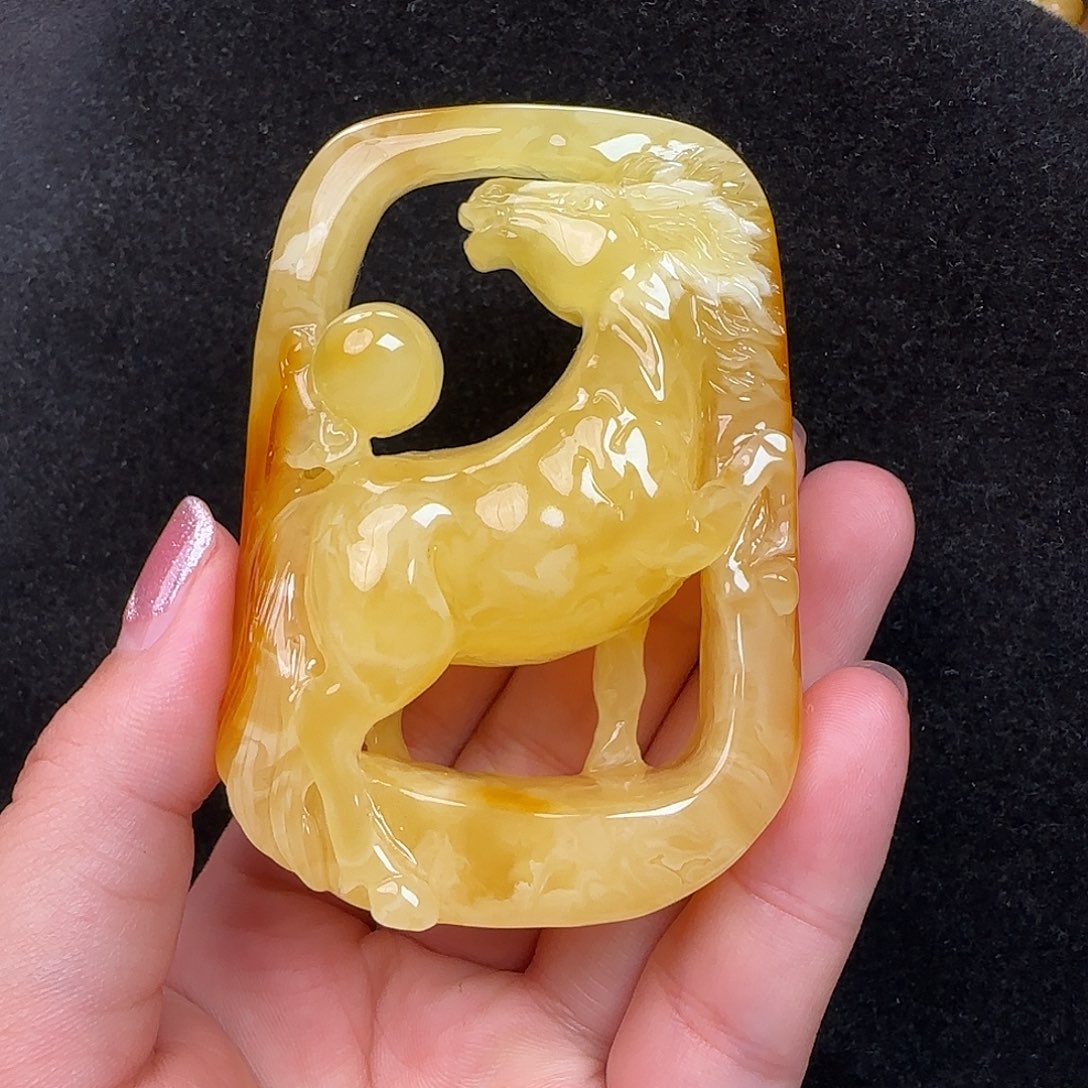 蜜蜡未镶嵌珠宝奇石
