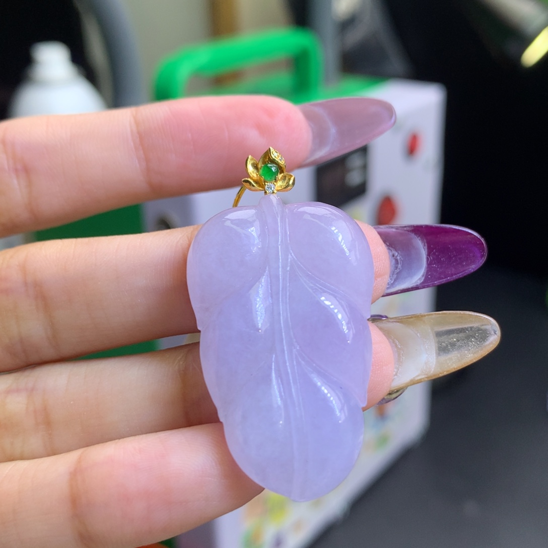 翡翠18K金镶嵌颈饰