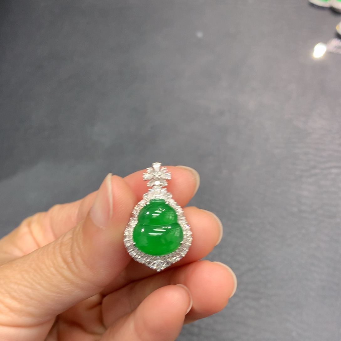 吊坠(不含链)18K金镶嵌翡翠